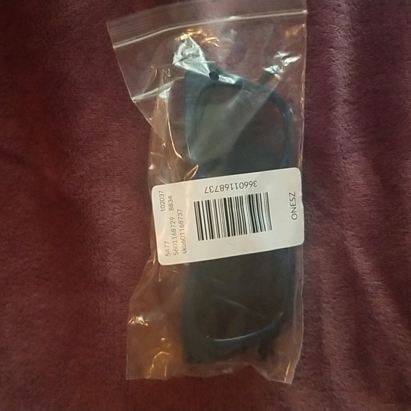 *NWT* Lane Bryant Navy With Chain Cateye Sunglasses - Picture 3 of 7